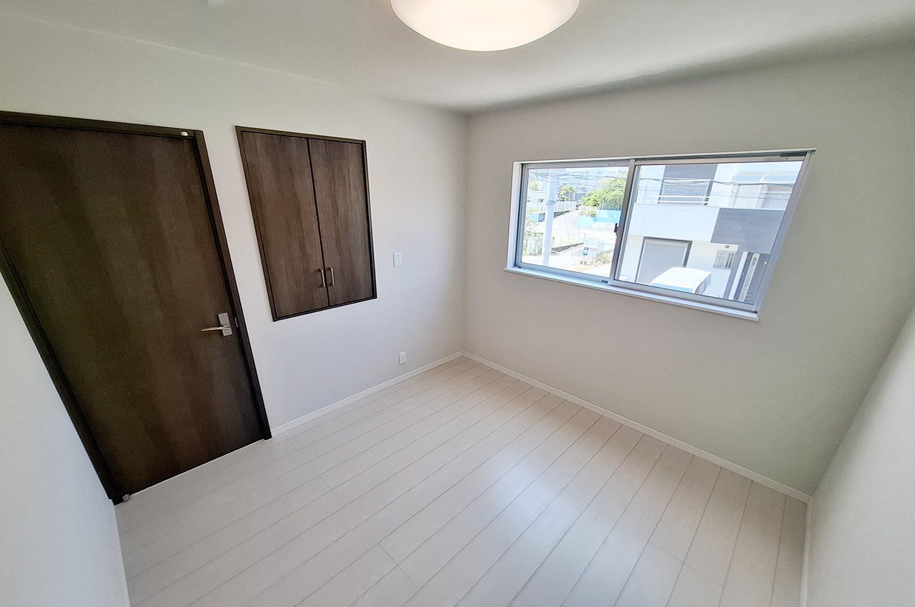 洋室3:クロスを貼替えるなどリフォーム済み。きれいなお部屋で快適に過ごせます。