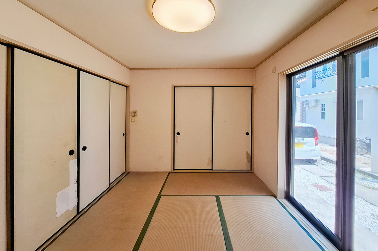 和室：押入収納付きで生活スペースを広く保てます。客間としても利用しやすいお部屋です。