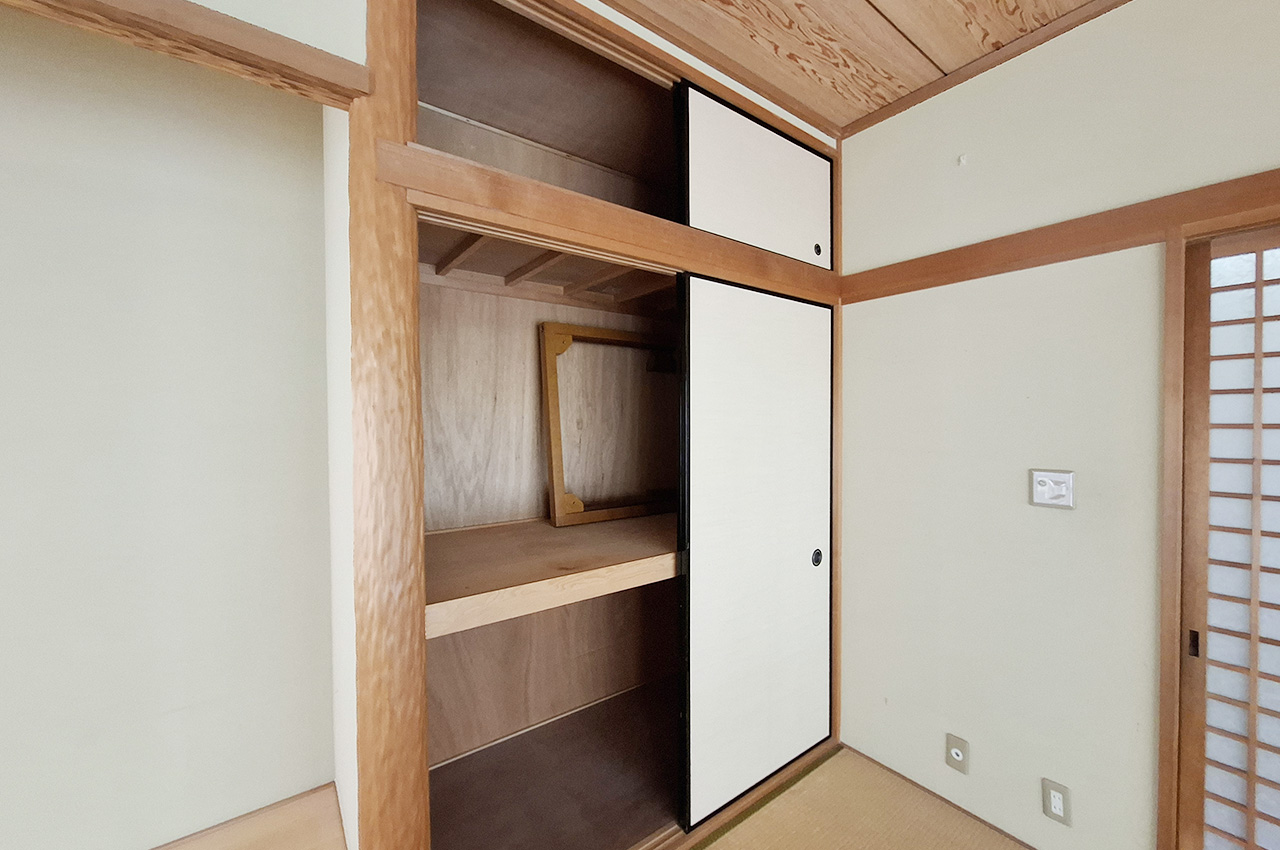 和室収納：布団や季節物などを収納しやすい収納付きです。