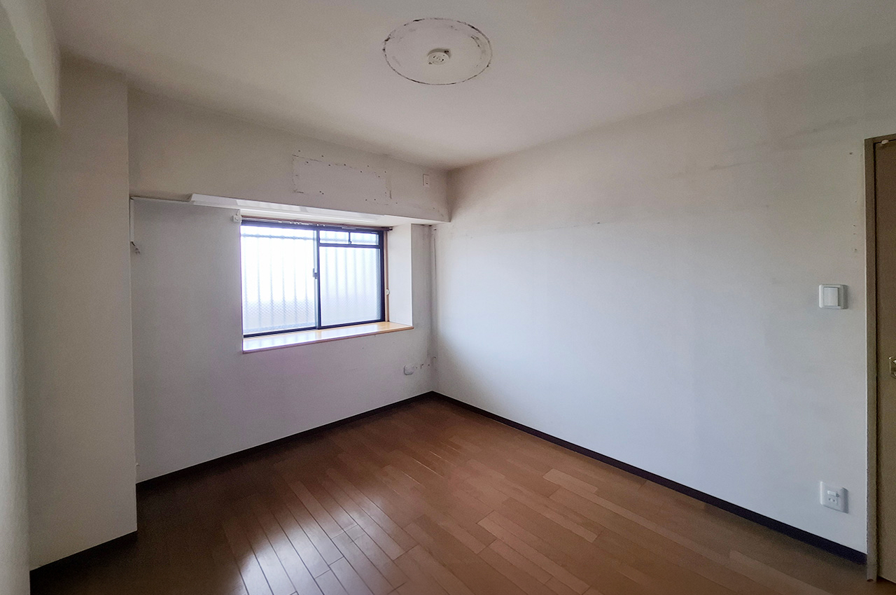 洋室1：出窓付きで、空間に奥行きを感じられるお部屋です。
