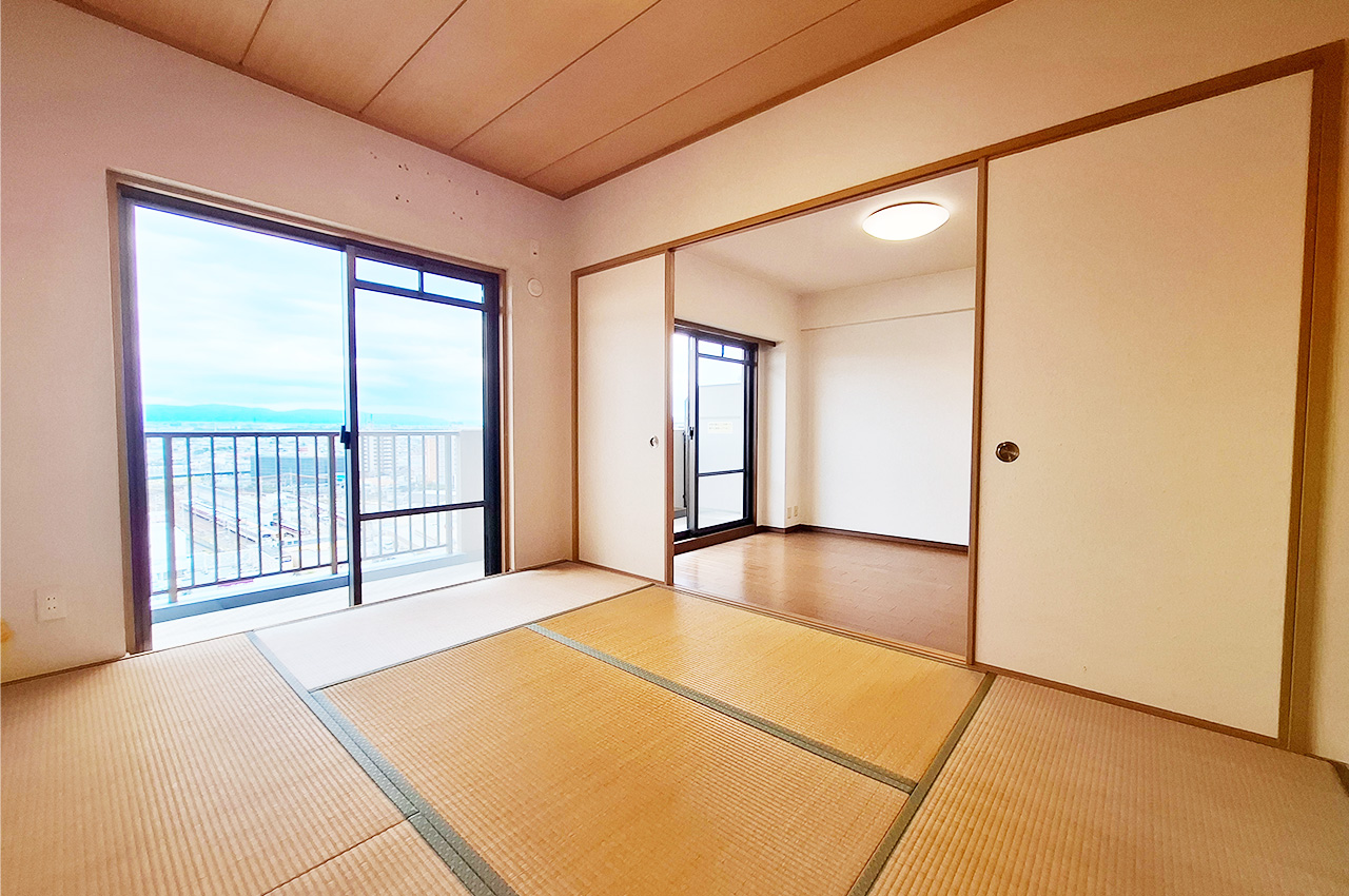 和室：南向きバルコニーに面し、LDKと続き間の6帖です。