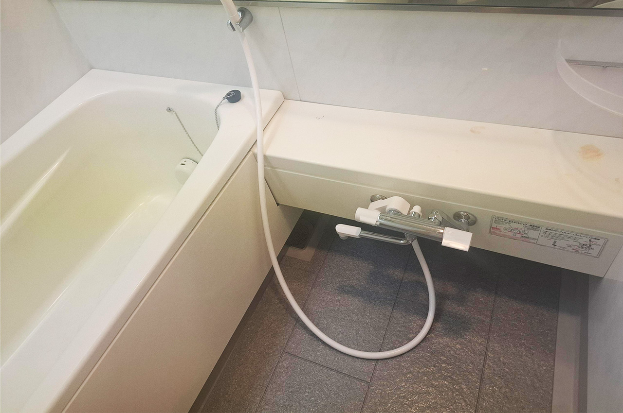バスルーム：浴室乾燥機付きのバスルームです。