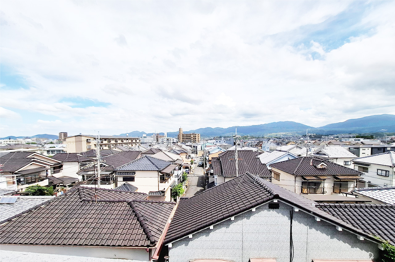 眺望：5階建て4階部分で開けた景色を楽しめます。