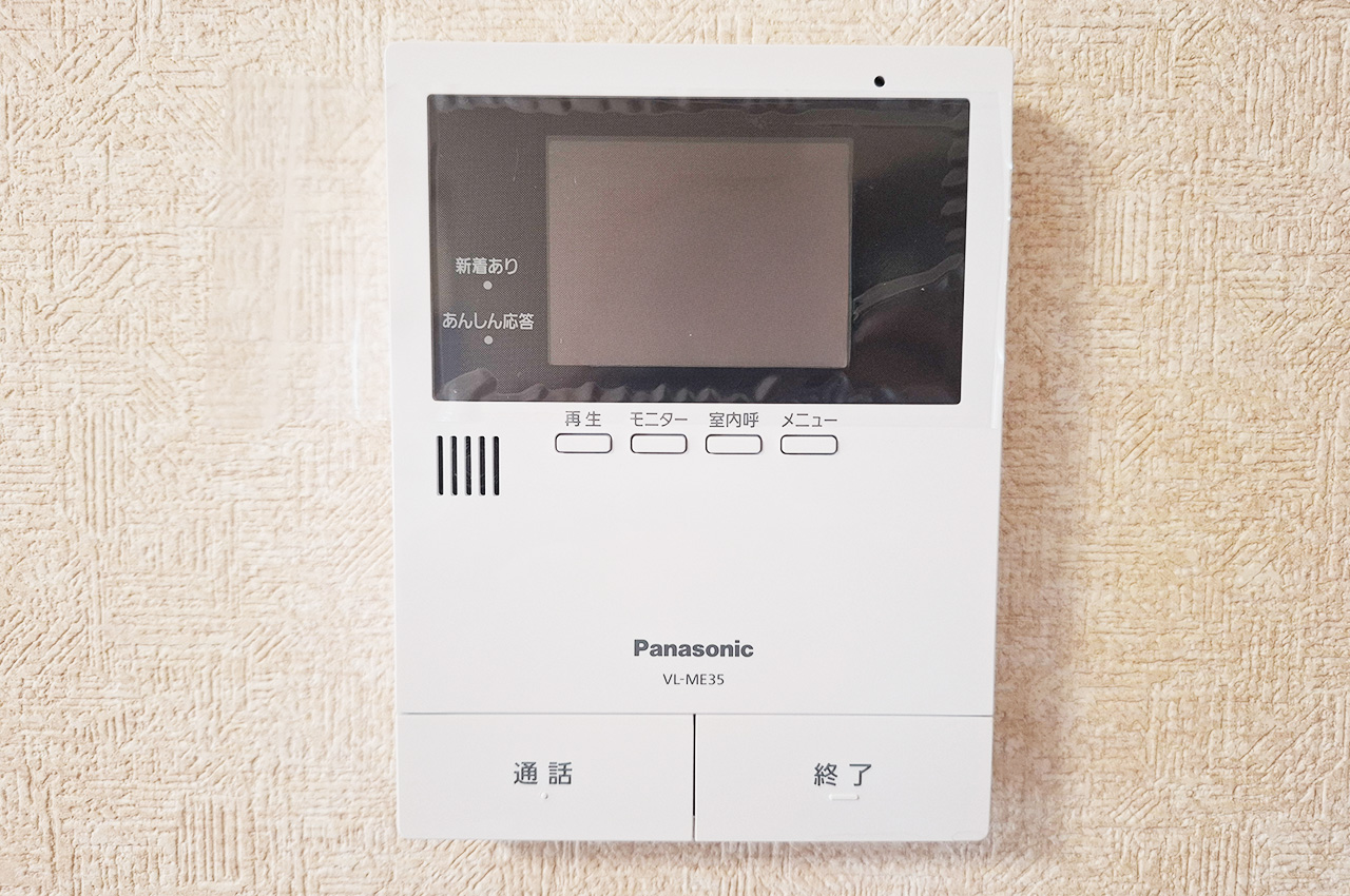 モニター付きインターホン：新調済み。モニター付きで来客時も安心です。