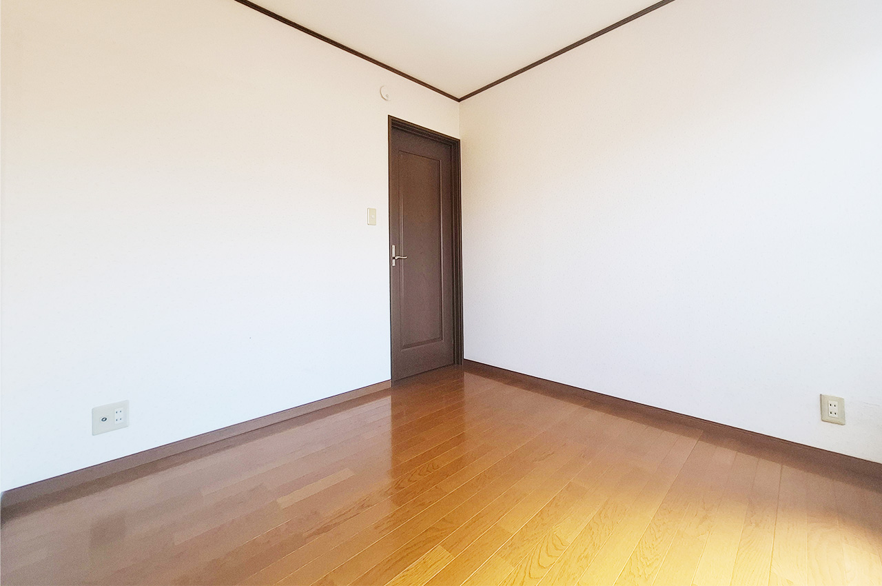 洋室2：約4.5帖の洋室はテレワーク部屋や趣味部屋などにもおすすめです。