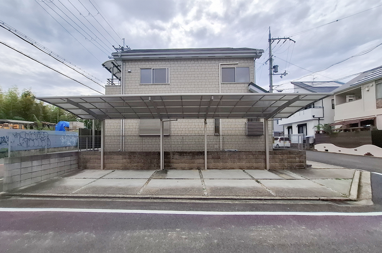 前面道路を含む外観