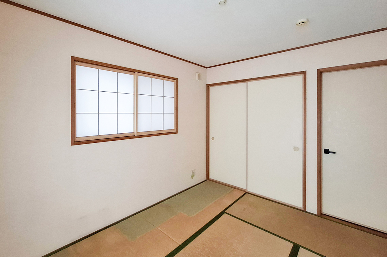 和室：押入収納があり、こたつや季節物などをまとめて収納できます。