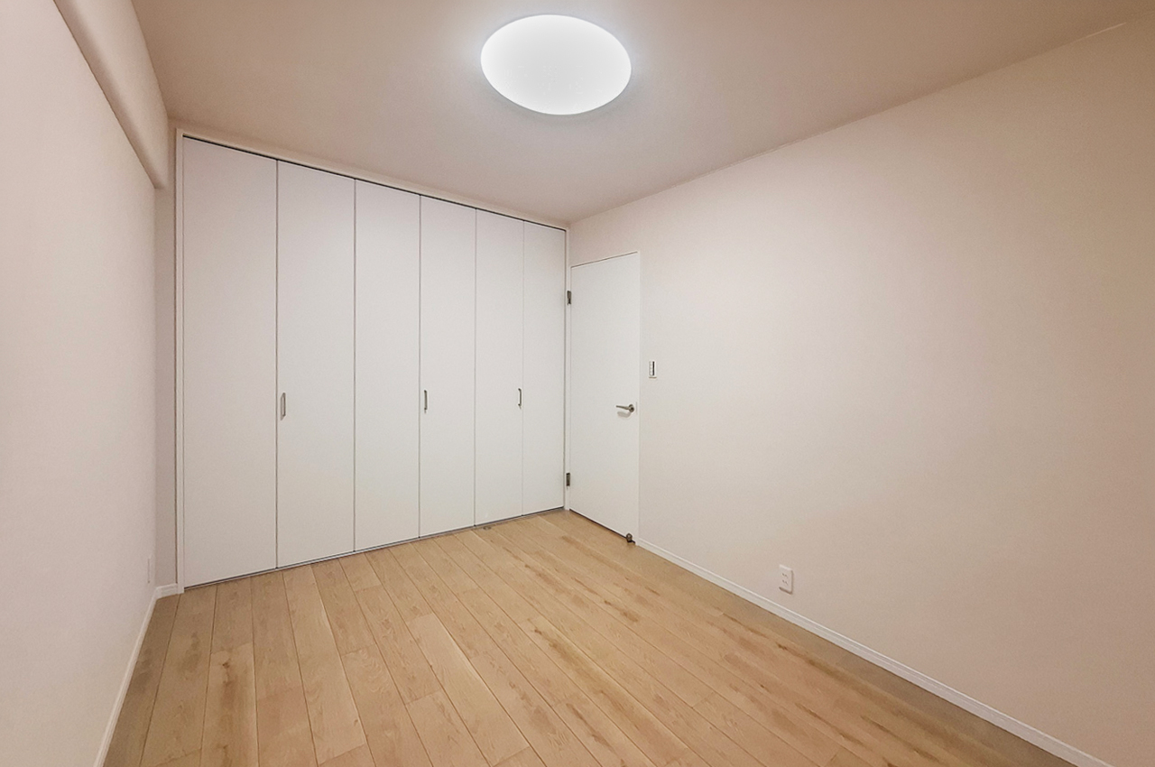 洋室3：和室から洋室へリフォームした約6帖のお部屋です。
