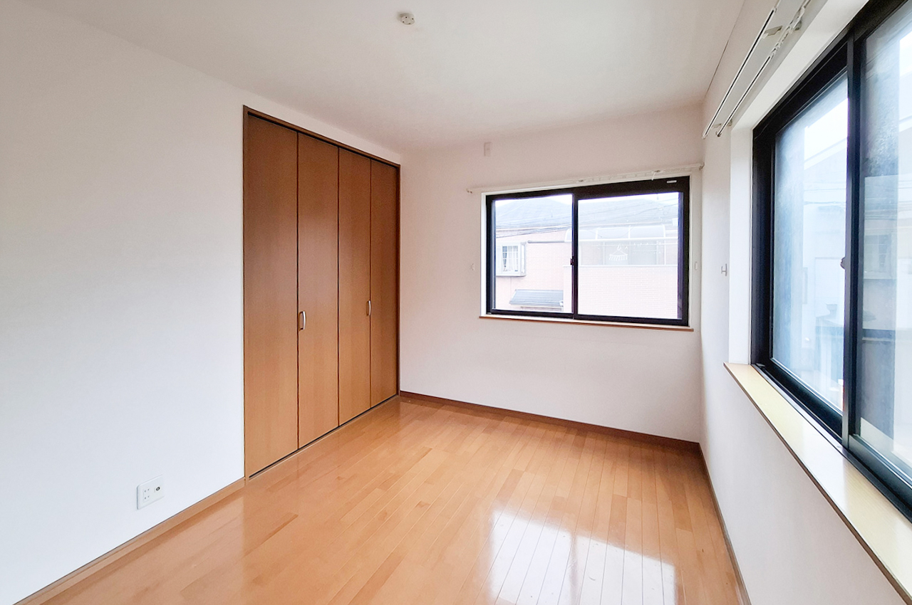洋室2：窓があり、換気がしやすいお部屋です。